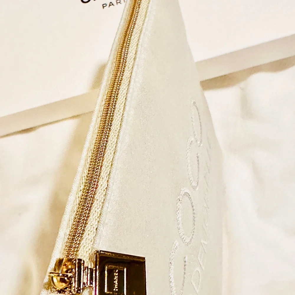 CHANEL NIB COCO Mademoiselle Cream Satin Makeup Bag/Clutch Perfume Bottle Charm